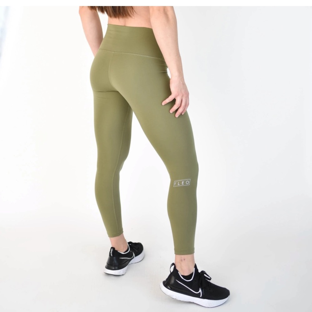 FLEO El Toro 25" Shadow Sage - Romey leggings size L